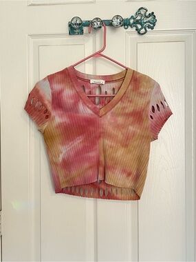 URBAN Romantics Pink and Tan Tie-Dye Ribbed V-Neck Crop Top with Cutout Details